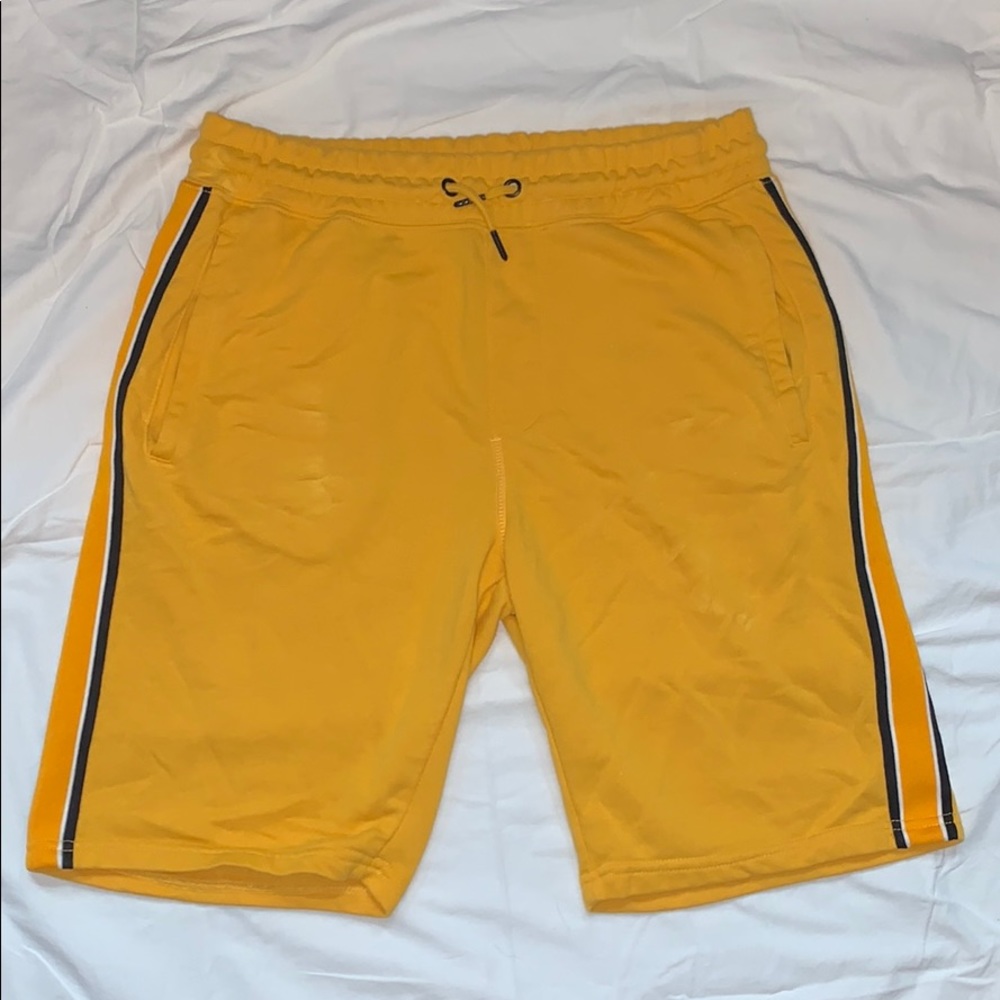 Men’s Forever 21 Sweat Shorts Yellow/Black Stripes